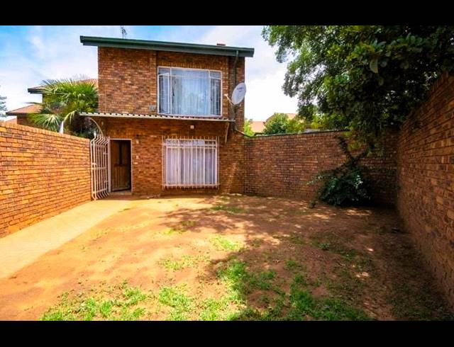 3 BEDROOM FLAT FOR SALE IN HEIDELBERG CENTRAL